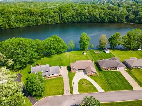 View/Area - 97 Rocky Ledge Dr, Struthers, OH 44471 photo 1 of 2