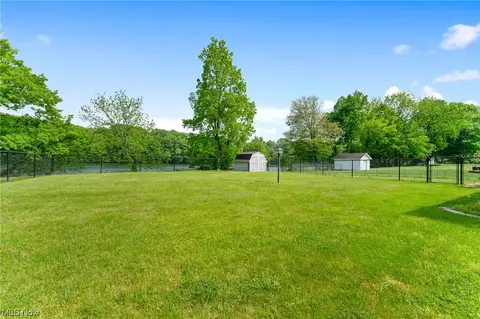 Exterior - 97 Rocky Ledge Dr, Struthers, OH 44471 photo 8 of 9