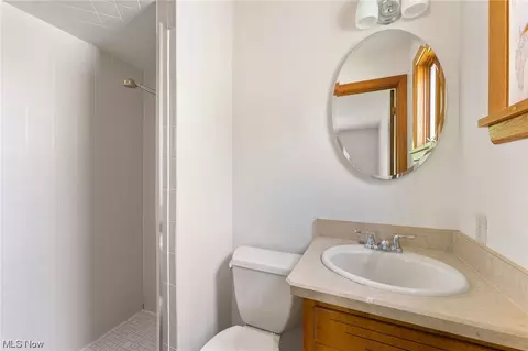 Bath - 97 Rocky Ledge Dr, Struthers, OH 44471 photo 1 of 4