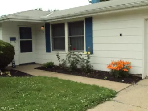3710 S Hogan Dr, Lorain, OH 44053