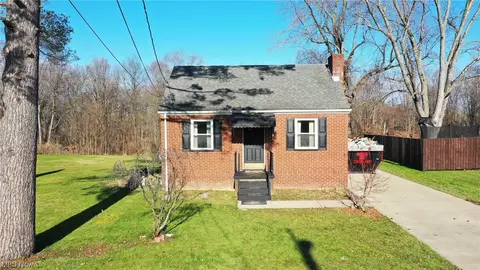 3796 Tod Ave NW, Warren, OH 44485