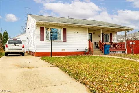 1120 Parkview Ave, Lorain, OH 44052