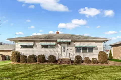 9204 Roedean Dr, Parma, OH 44129