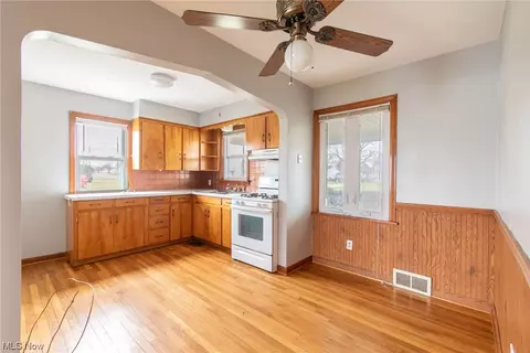164 Helena Dr, Struthers, OH 44471 photo 7