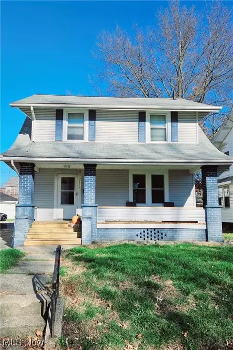 2411 9th St NW, Canton, OH 44708