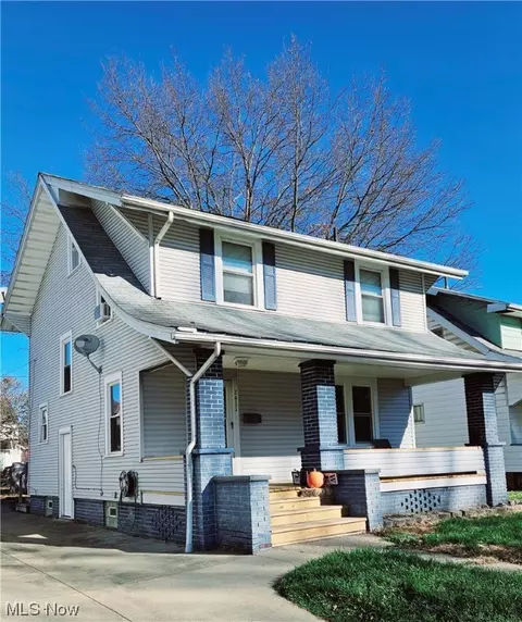2411 9th St NW, Canton, OH 44708 photo 3