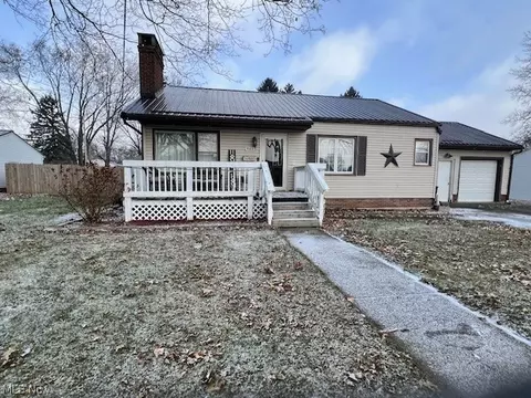 946 Overlook Dr, Ashland, OH 44805