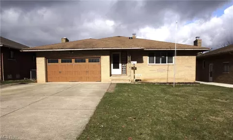5706 Hollywood Dr, Parma, OH 44129
