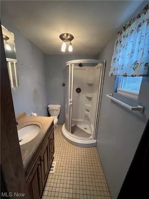 Bath - 42497 Black Oak Rd, Flushing, OH 43977 photo 1 of 2