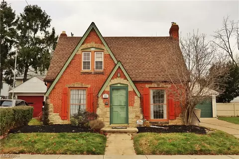 1602 Blossom Park Ave, Lakewood, OH 44107
