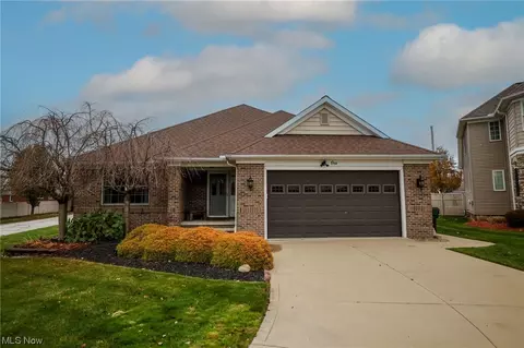 1 Micasa Ct, Willowick, OH 44095