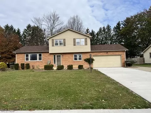 422 Jaronte Dr, Boardman, OH 44512