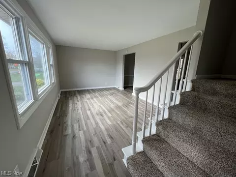 422 Jaronte Dr, Boardman, OH 44512 photo 2