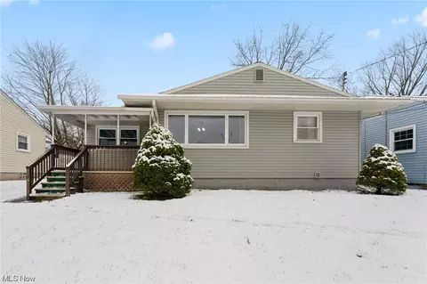 403 Elizabeth St, Hubbard, OH 44425