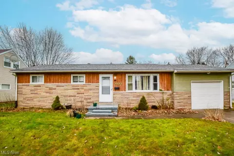 3033 Endrow Ave NE, Canton, OH 44705