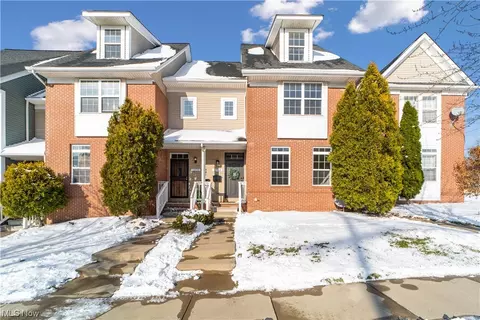 2702 Martin Luther King Jr Dr, Cleveland, OH 44104