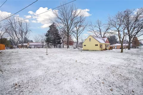 1557 Creighton Ave, Akron, OH 44310 photo 3
