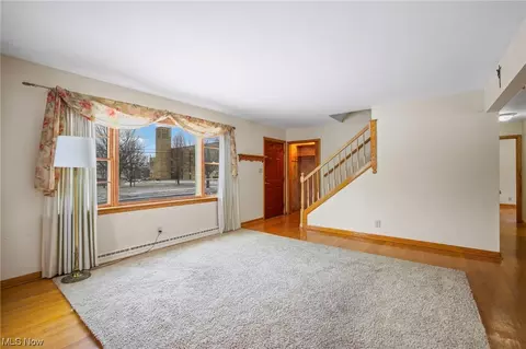 1557 Creighton Ave, Akron, OH 44310 photo 5