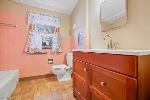 1557 Creighton Ave, Akron, OH 44310 photo 19