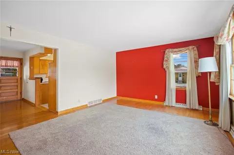 1557 Creighton Ave, Akron, OH 44310 photo 7