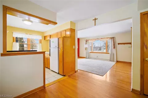 1557 Creighton Ave, Akron, OH 44310 photo 9