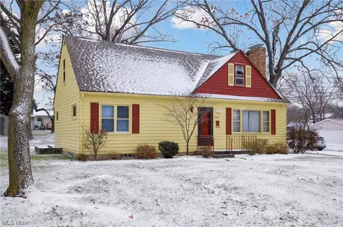 1557 Creighton Ave, Akron, OH 44310