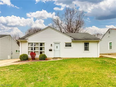 156 Akers Ave, Akron, OH 44312