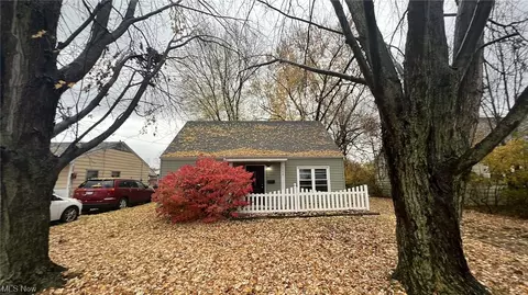 3178 Grant St, Lorain, OH 44052 photo 13