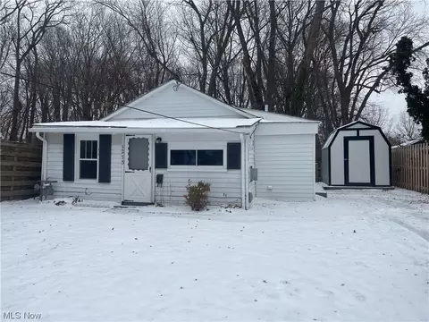 1273 Beech St, Willoughby, OH 44094