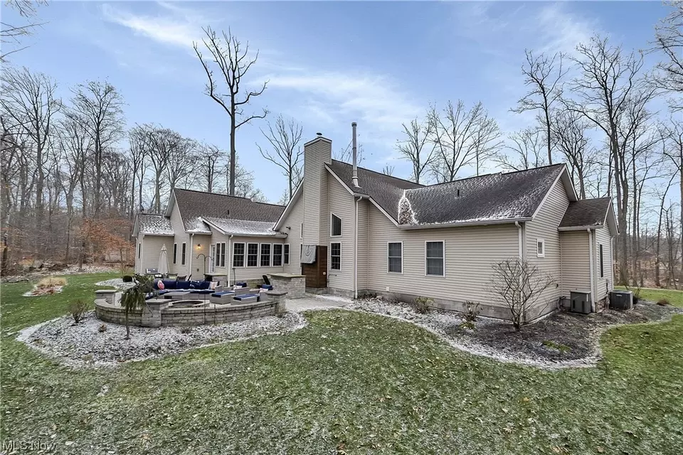 77 Rebecca Ln, Brunswick Hills, OH 44212 41 Photos Movoto