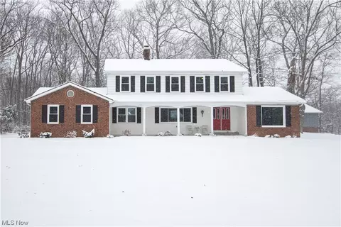 10195 Whitewood Rd, Brecksville, OH 44141