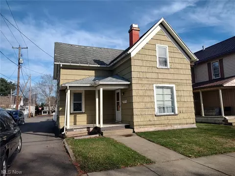 429 Front Ave SE, New Philadelphia, OH 44663