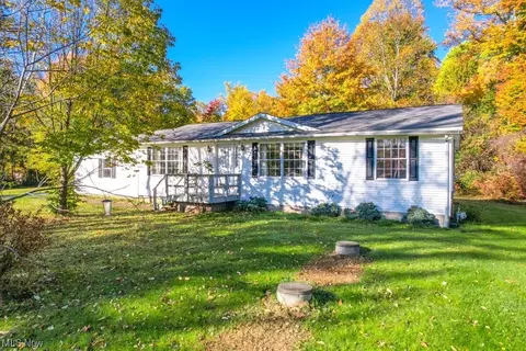 1189 Sandy Lake Rd, Ravenna, OH 44266