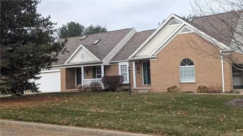 7822 Vanderbilt Dr NW, North Canton, OH 44720