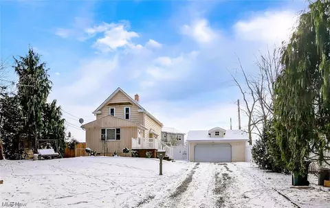 1661 Grantwood Dr, Parma, OH 44134
