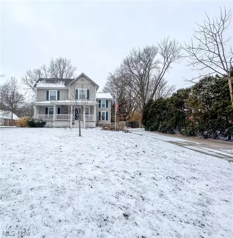 972 N Road Rd SE, Warren, OH 44484