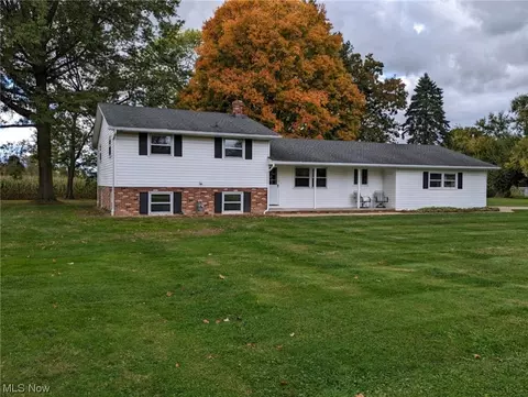 24 Harclay Ct, Hayesville, OH 44838
