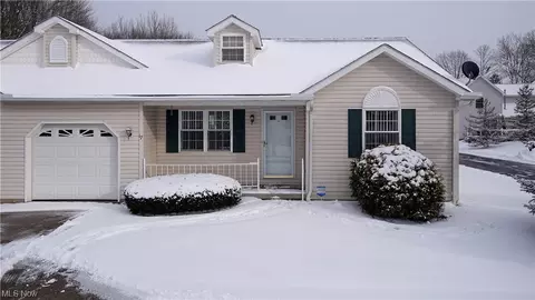 10571 White St #17, Garrettsville, OH 44231