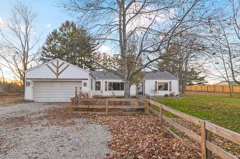 4802 Beach Rd, Medina, OH 44256