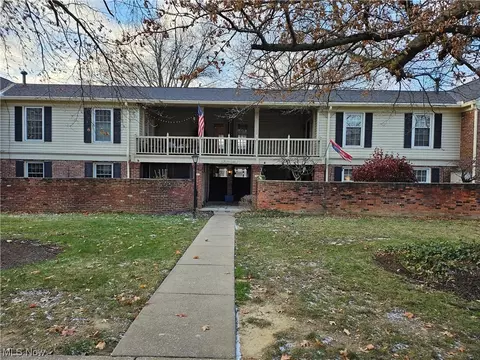 30 A Menlo # -3, Akron, OH 44313