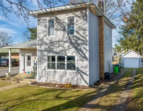 209 E 3rd St, Dover, OH 44622