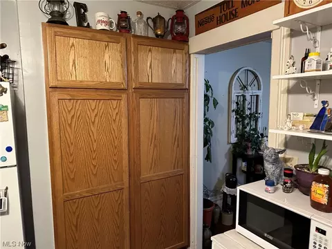 209 E 3rd St, Dover, OH 44622 photo 4