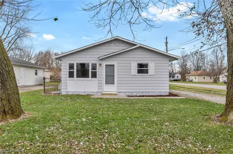 301 Warden Ave, Elyria, OH 44035