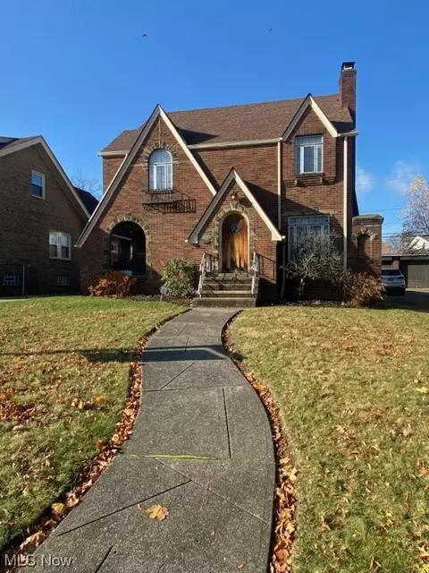 4668 Broadale Rd, Cleveland, OH 44109