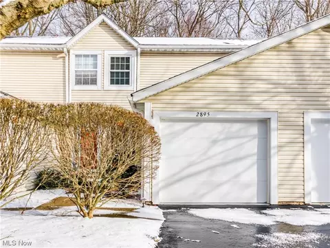 2895 Heatherwood Ct, Stow, OH 44224
