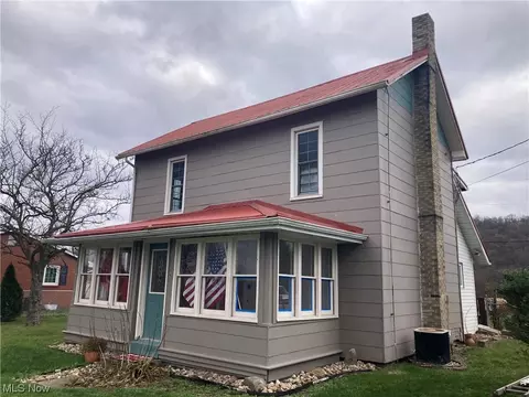 594 E Main St, Gnadenhutten, OH 44629