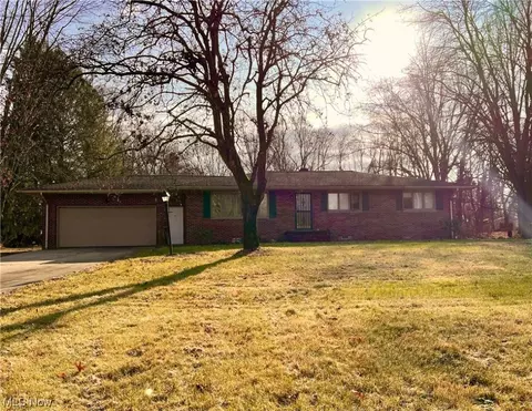 1156 Midland Ave, New Franklin, OH 44203