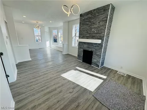 2113 E 30th St, Lorain, OH 44055 photo 4