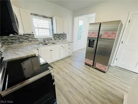 2113 E 30th St, Lorain, OH 44055 photo 10