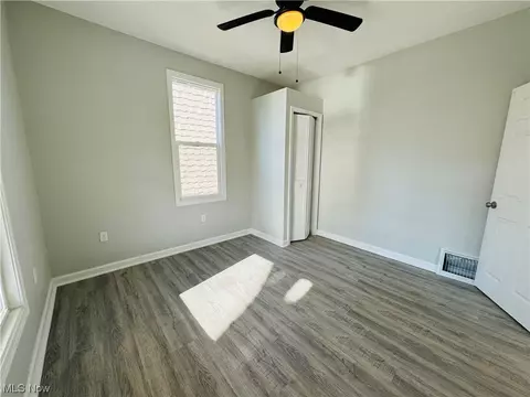 2113 E 30th St, Lorain, OH 44055 photo 16